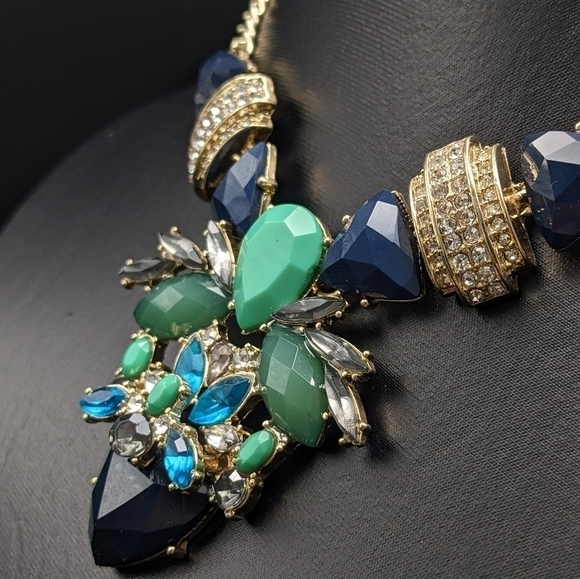 EGYPTIAN Revival Style Blue, Green, And Rhinestone Gold Toned Statement Chain - Picture 4 of 8